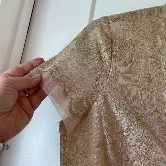 Y2K BCBG Max Azria Gold Lace V-neck Top Size Medium - Picture 6 of 9